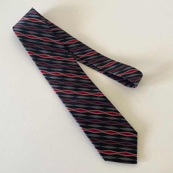 Jos. A. Bank 59” Men’s Tie 100% Silk Made In Italy Red Black Gray Pattern - Picture 3 of 6